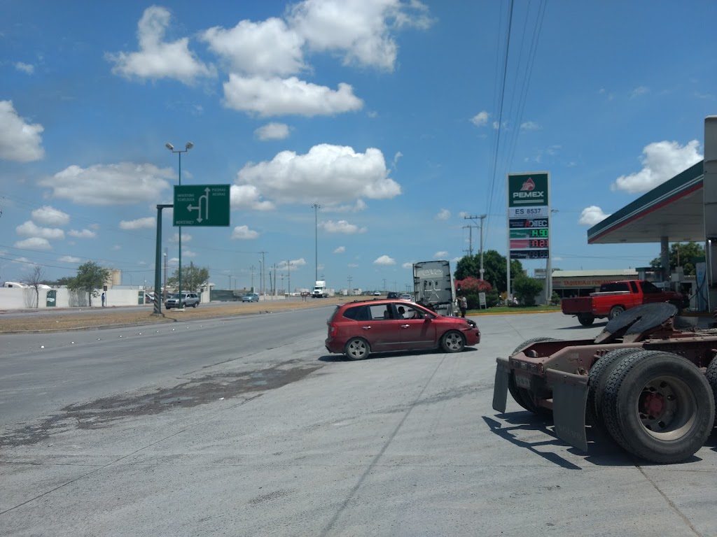 Pemex | Carretera Aeropuerto-Piedras Negras Km.2+390 Ejido, La Sandía, Francisco Villa, 88000 Nuevo Laredo, Tamps., Mexico | Phone: 800 736 3900