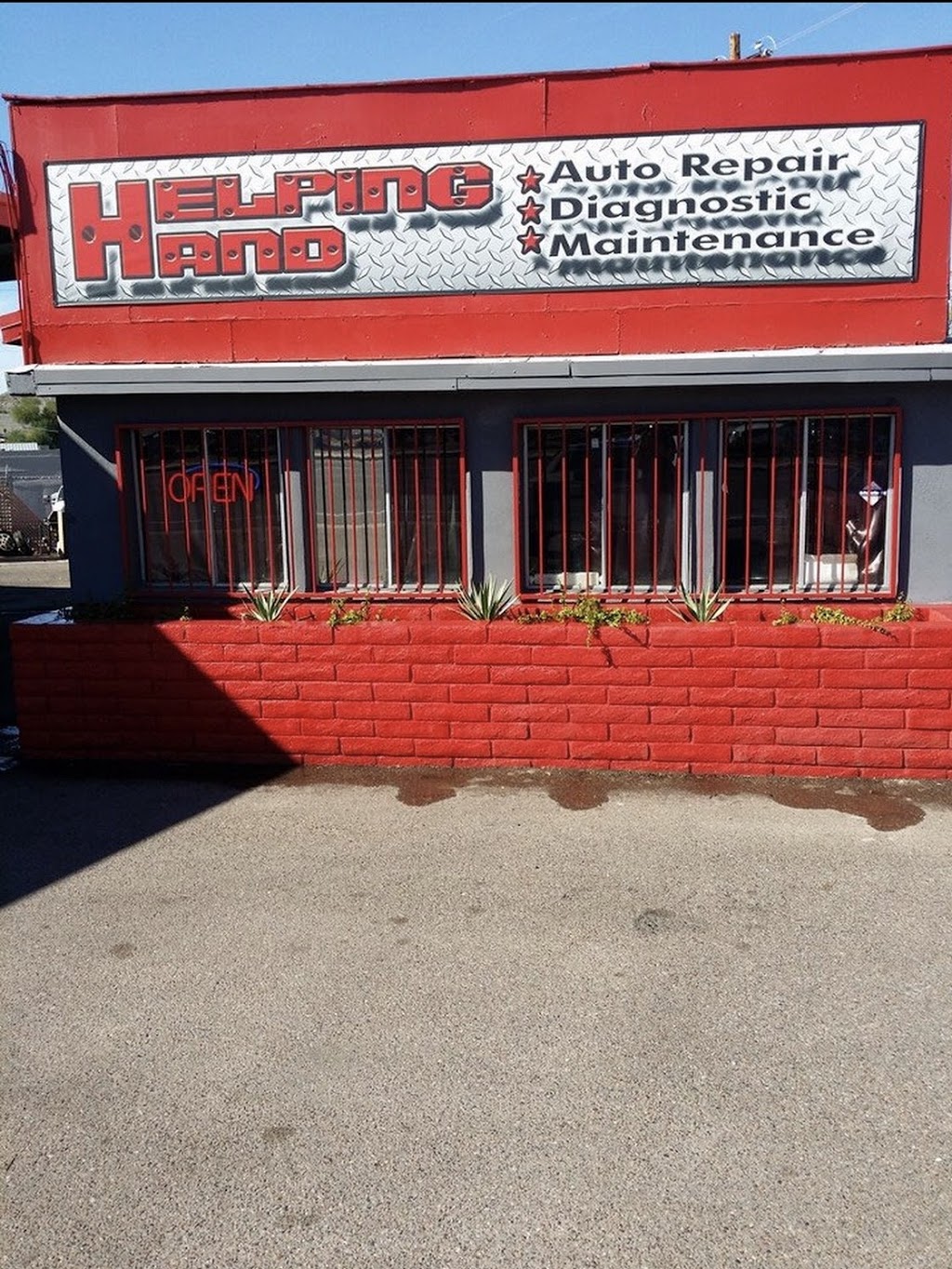 Helping Hand Automotive Repair Services | 10042 N Cave Creek Rd, Phoenix, AZ 85020, USA | Phone: (602) 770-9822