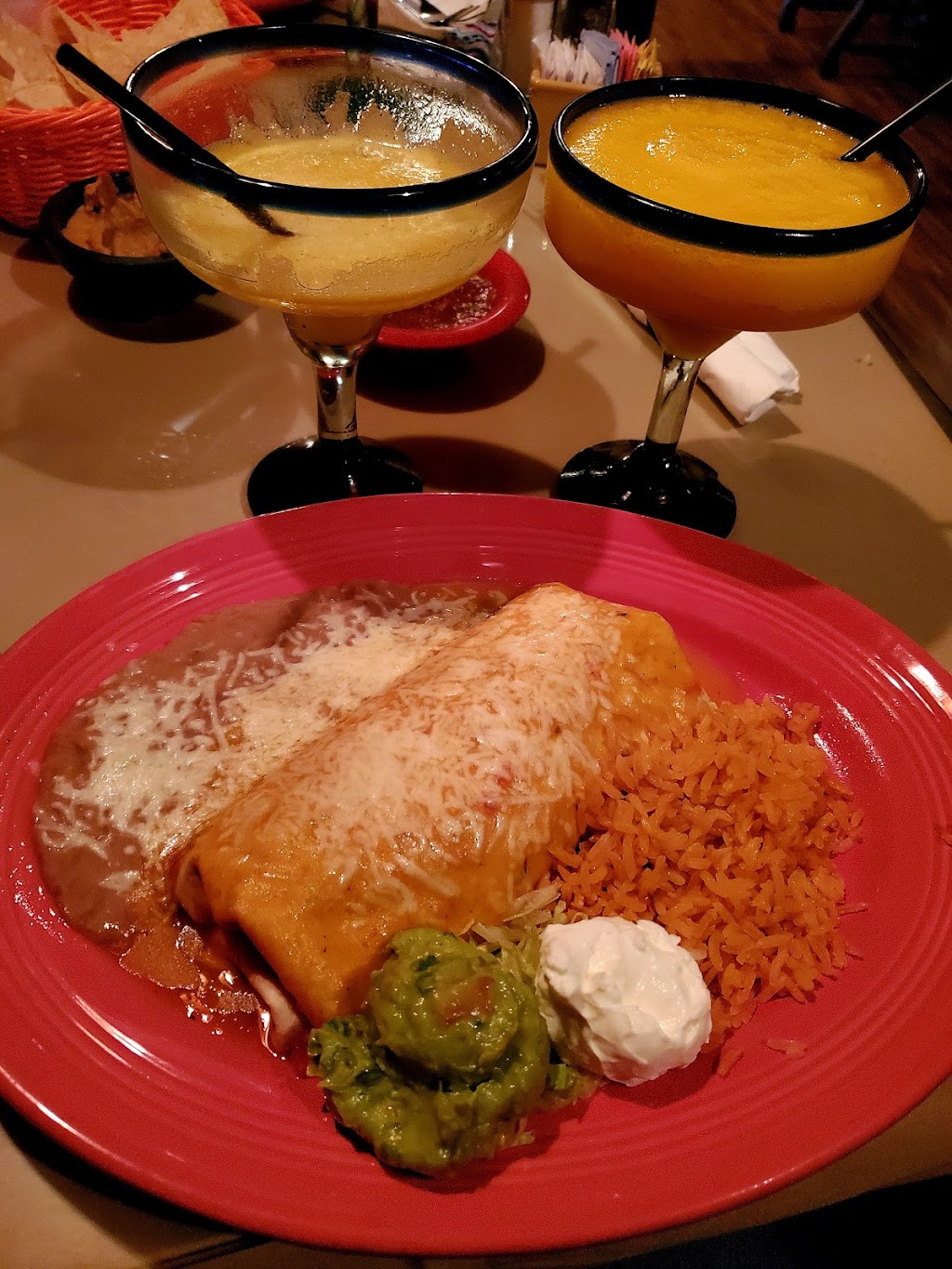 Darios Mexican Restaurant | 24523 Newhall Ave, Newhall, CA 91321, USA | Phone: (661) 255-6868