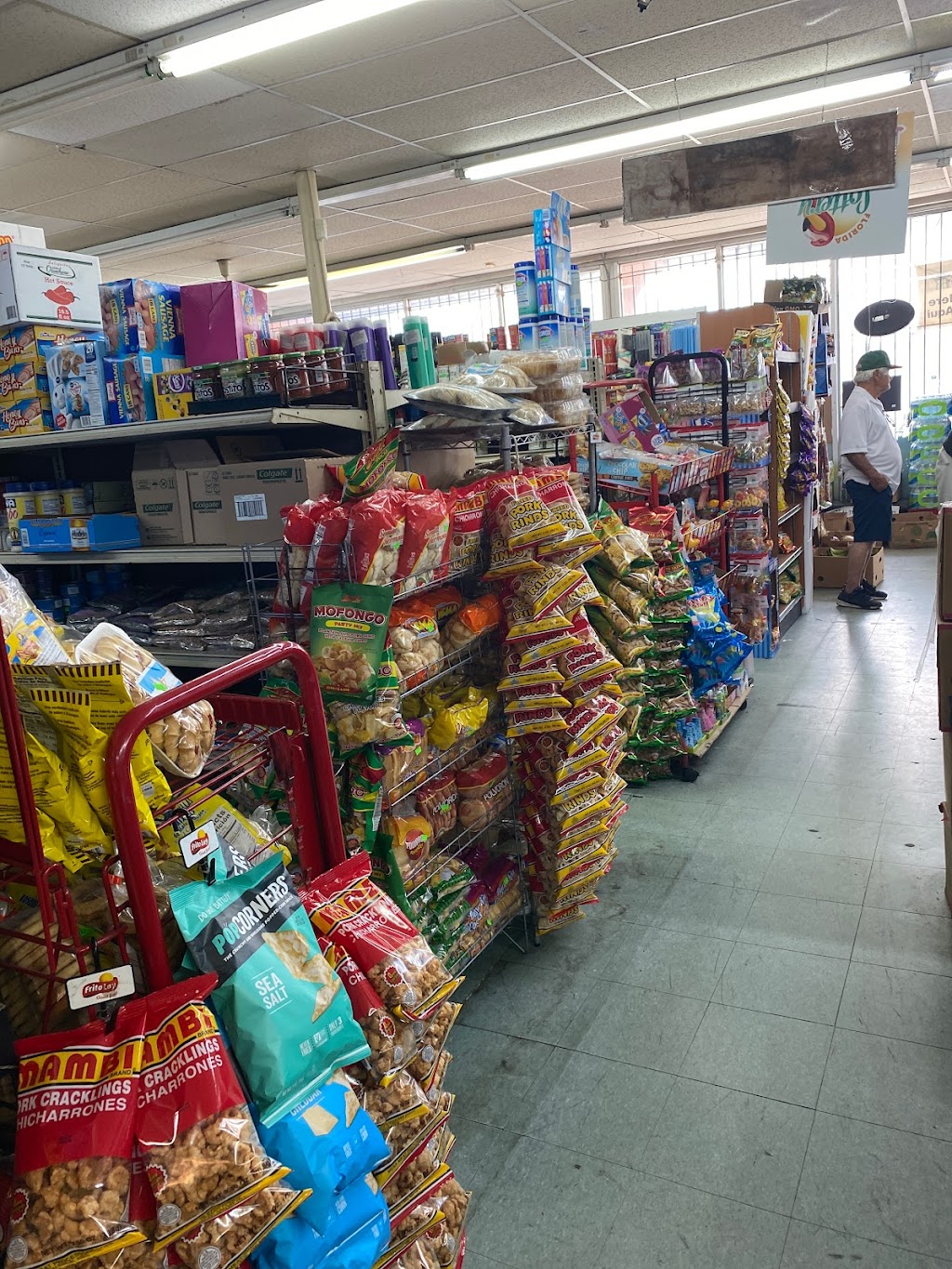 El Oso Polar Supermarket | 2253 NW 28th St, Miami, FL 33142, USA | Phone: (305) 633-4812