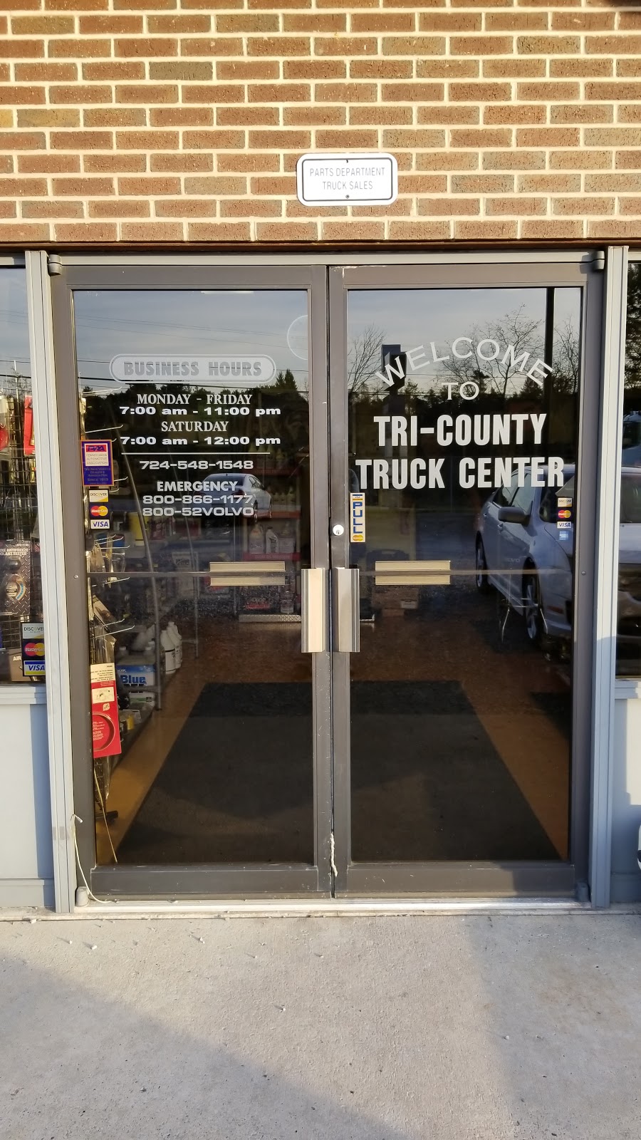 Tri-County Truck Center | 1098 PA-28, Kittanning, PA 16201, USA | Phone: (724) 548-1548