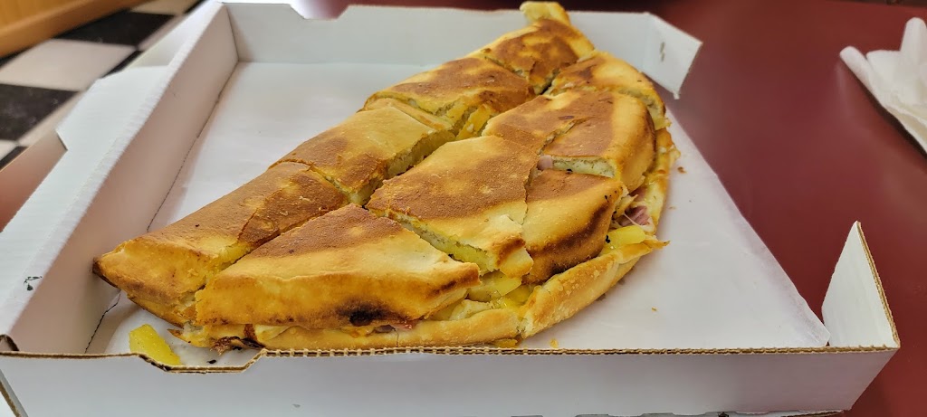 Carey Pizza Palace | 111 E Findlay St, Carey, OH 43316, USA | Phone: (419) 396-7692