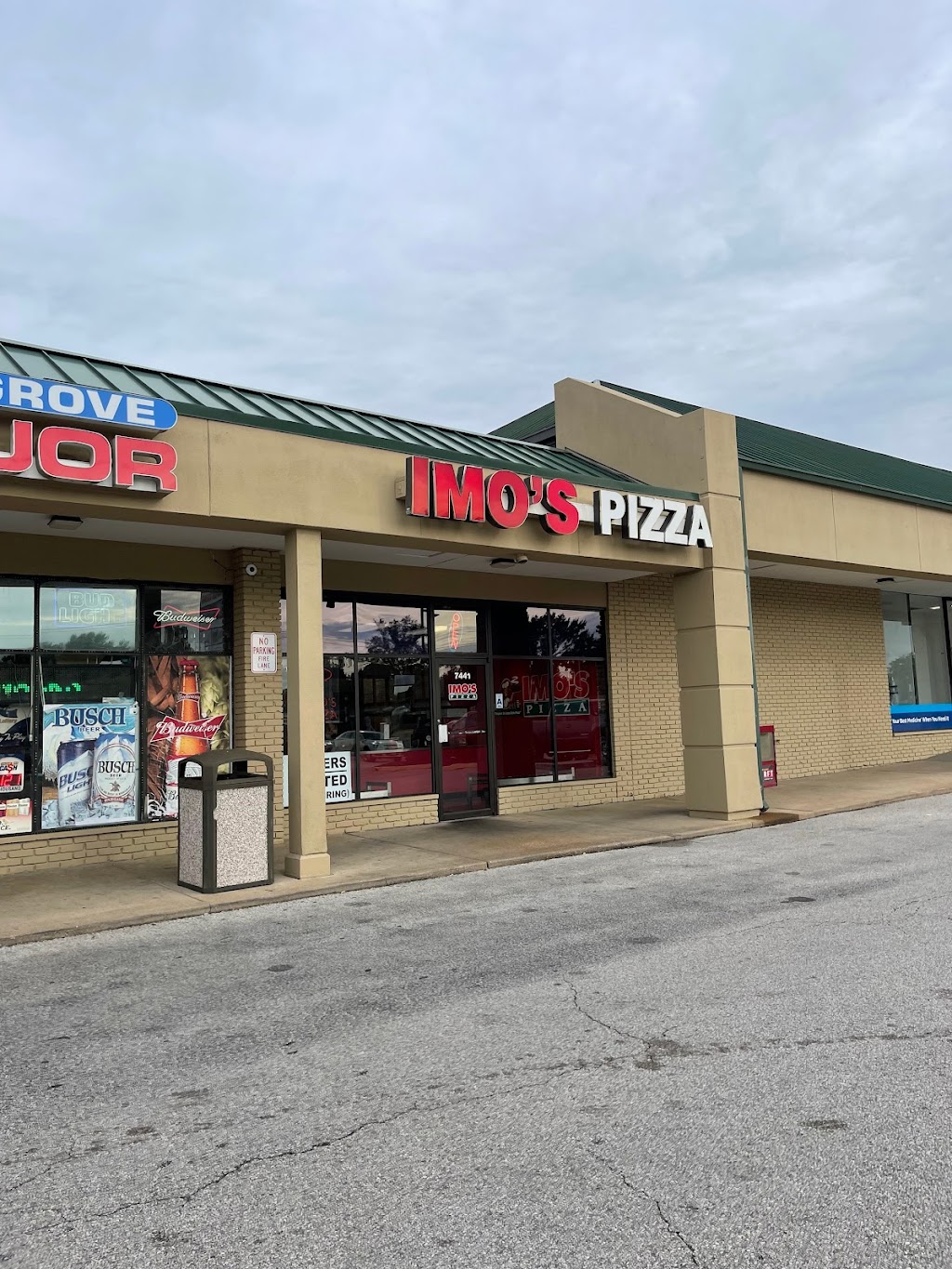 Imos Pizza | 7441 N Lindbergh Blvd, Hazelwood, MO 63042, USA | Phone: (314) 837-0707