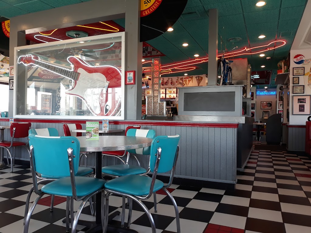 Spangles | 1818 E Pawnee St, Wichita, KS 67211, USA | Phone: (316) 265-1330