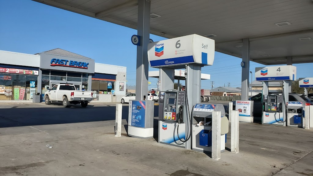 Chevron | 2850 State Hwy 71, Cedar Creek, TX 78612, USA | Phone: (512) 247-9985