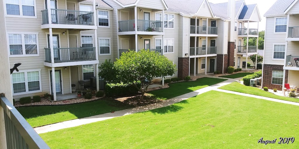 Oakmont Apartment Homes | 20202 E Admiral Pl, Catoosa, OK 74015, USA | Phone: (918) 739-4800