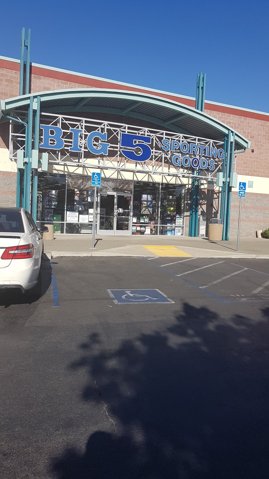 Big 5 Sporting Goods | 431 Pioneer Ave, Woodland, CA 95776 | Phone: (530) 669-7013