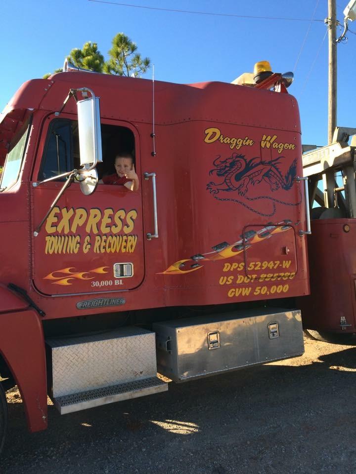 Express Wrecker Service | 4009 S Harvey, Norman, OK 73072, USA | Phone: (405) 799-1191