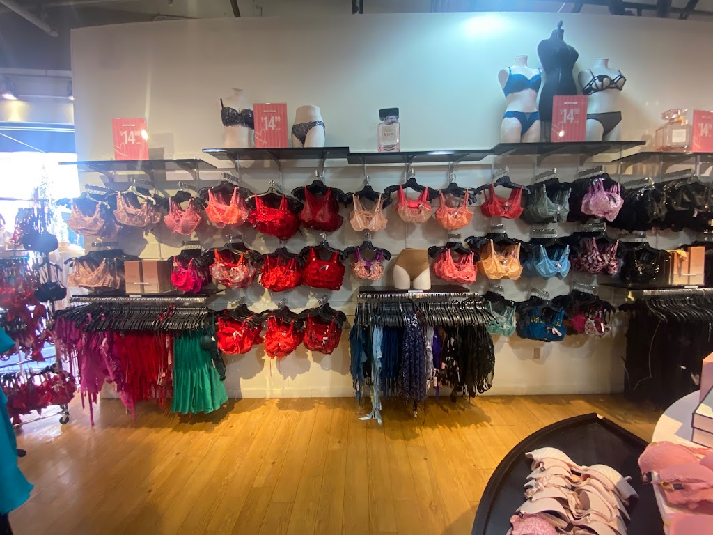 Victorias Secret | 48400 Seminole Dr #520, Cabazon, CA 92230, USA | Phone: (951) 572-5285