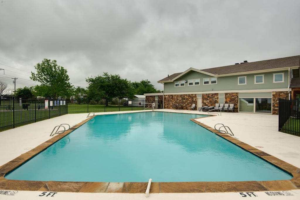 Chalet City | 301 Alpine Ln, Crowley, TX 76036, USA | Phone: (817) 297-1781