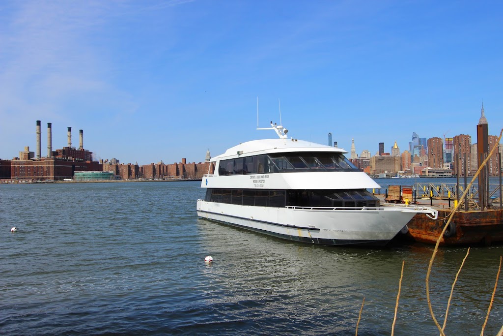 Royal Princess - Party Boat Rental NYC | 1 Noble St, Brooklyn, NY 11222, USA | Phone: (718) 310-3040