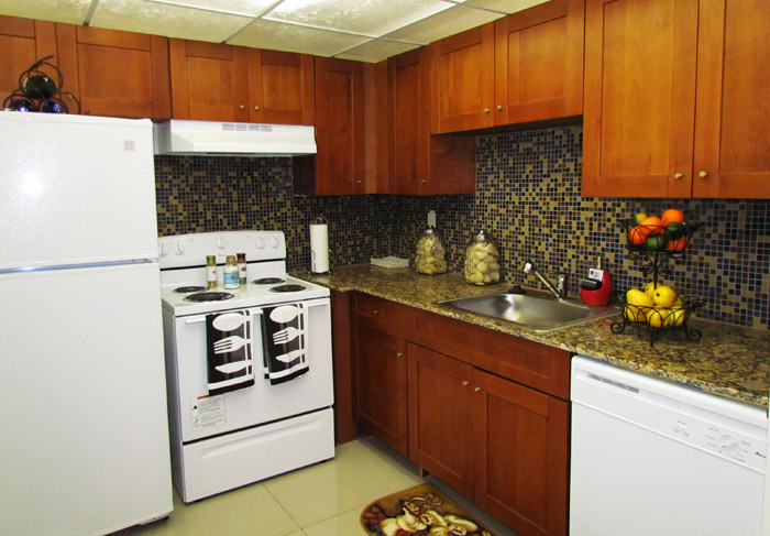 Windward Vista Apartments | 4491 NW 19th St, Lauderhill, FL 33313 | Phone: (954) 900-3055