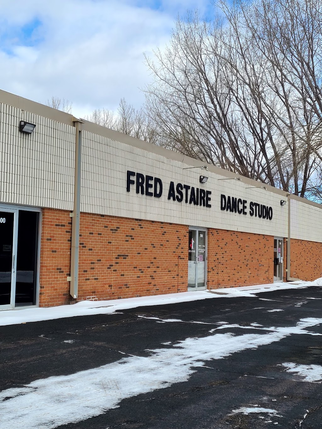 Fred Astaire Dance Studios - South Metro | 1975 Seneca Rd #700, Eagan, MN 55122, USA | Phone: (651) 451-6300