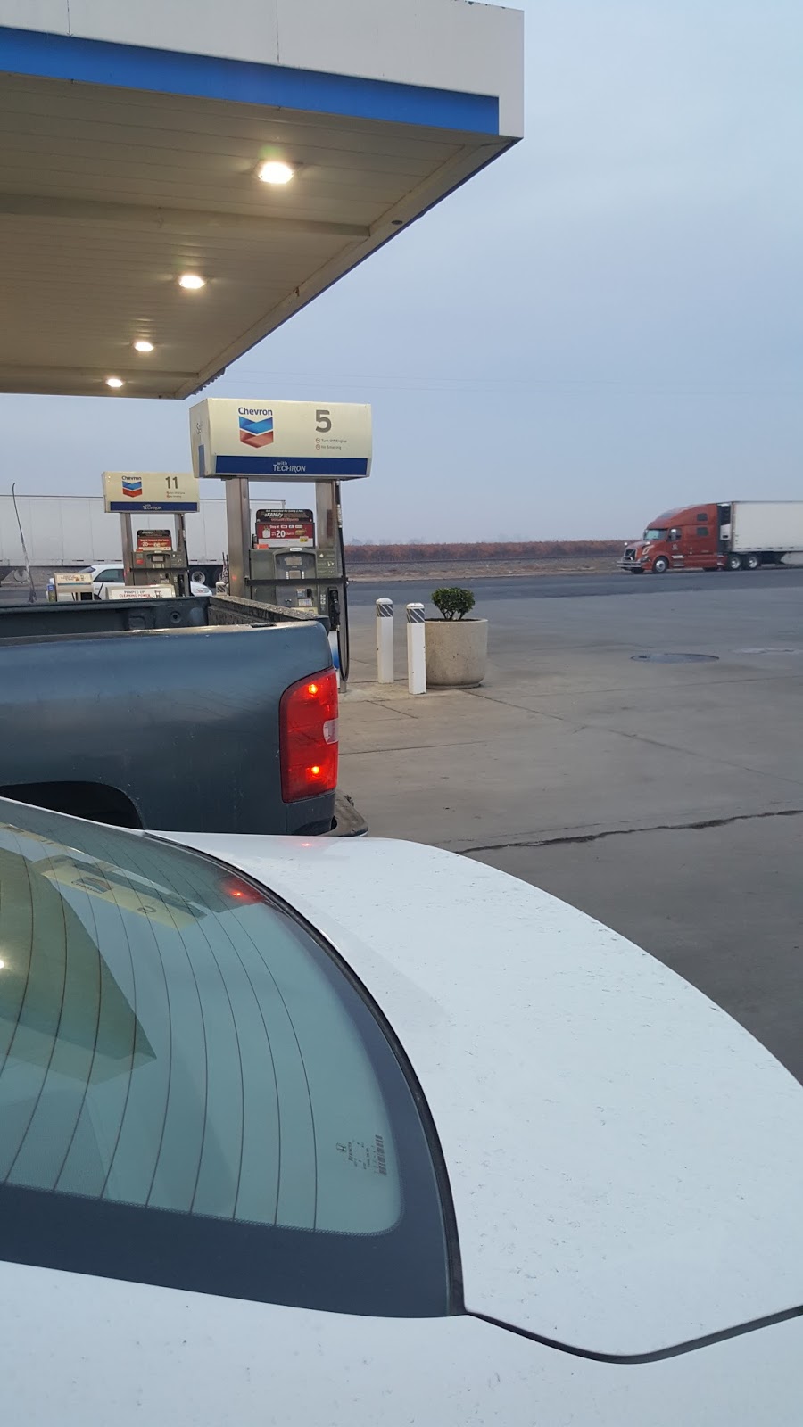 Big Bs Travel Center: Chevron | 1164 N Front St, Earlimart, CA 93219, USA | Phone: (661) 849-2222