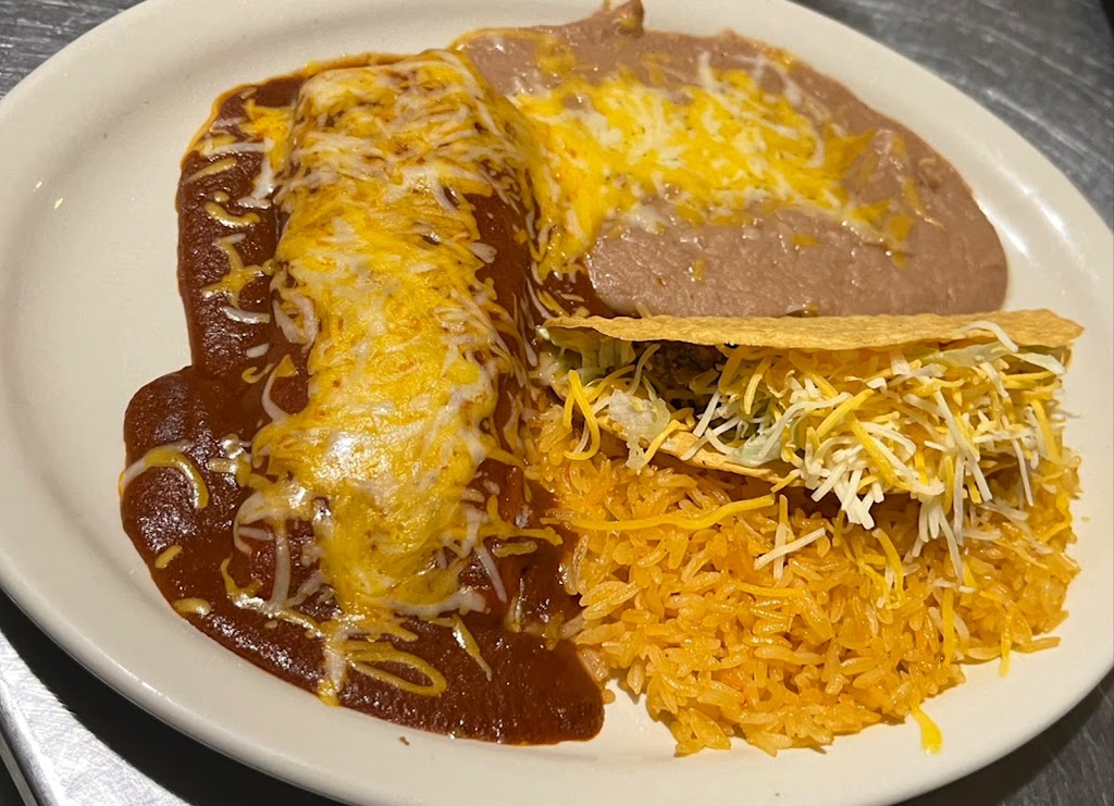 Las Rosas Wichita Mexican Grill | 1050 W 47th St S, Wichita, KS 67217, USA | Phone: (316) 796-5368