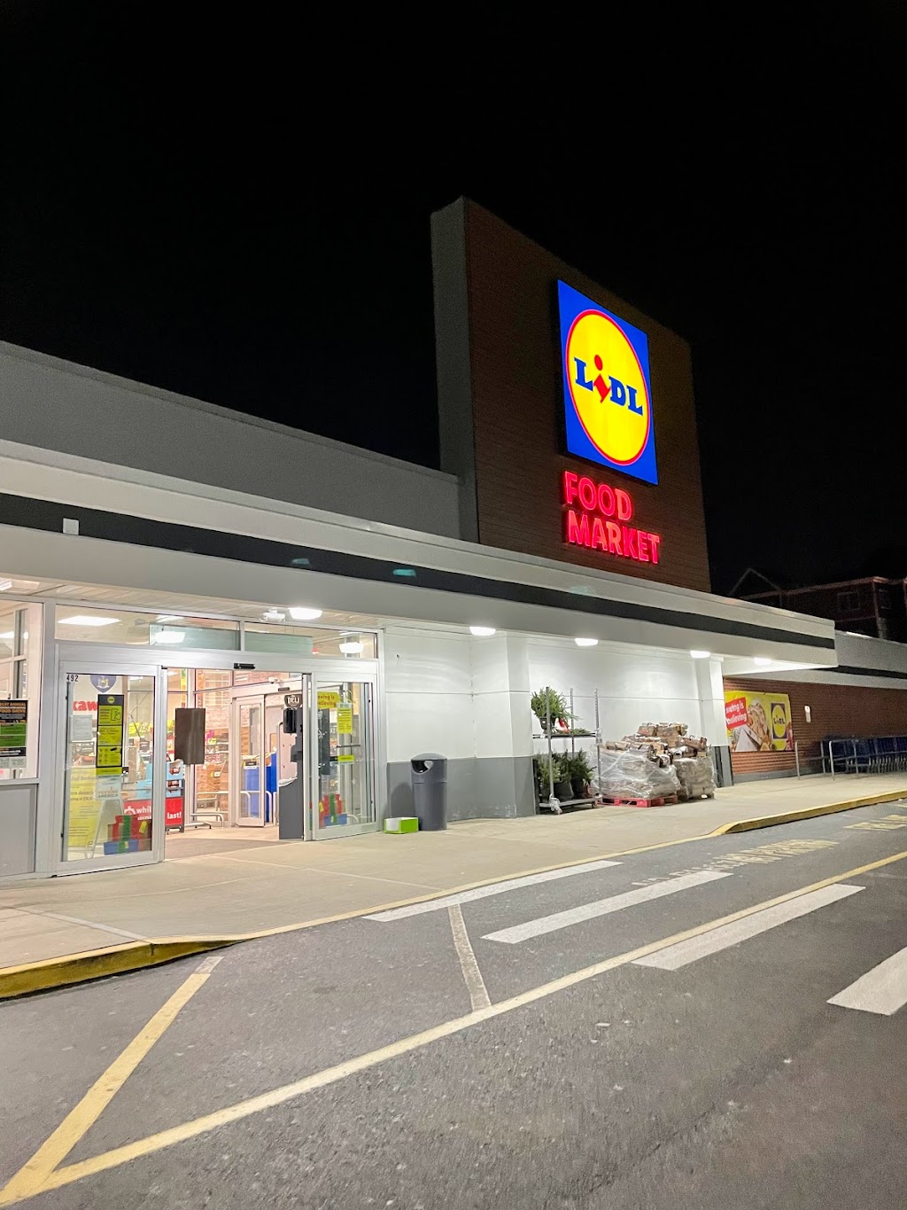 Lidl | 492 Atlantic Ave, East Rockaway, NY 11518, USA | Phone: (888) 654-3515