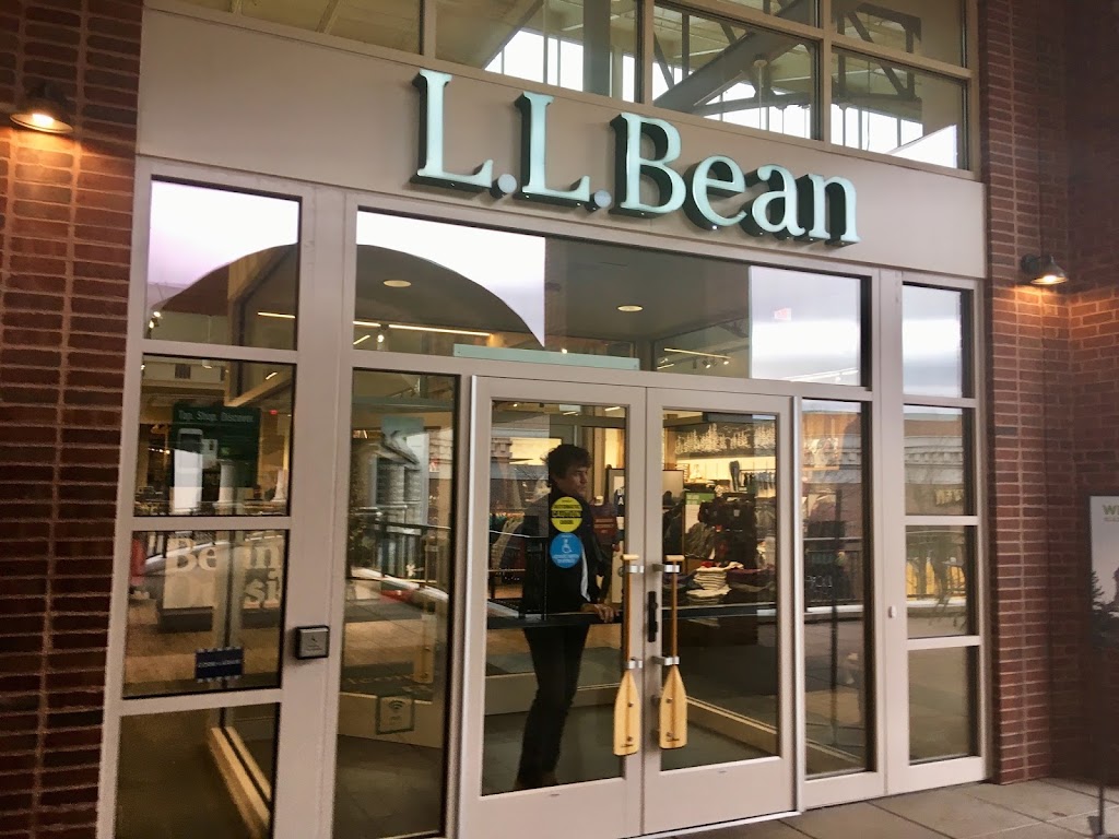 L.L.Bean | 11800 W Broad St, Richmond, VA 23233, USA | Phone: (888) 534-5803