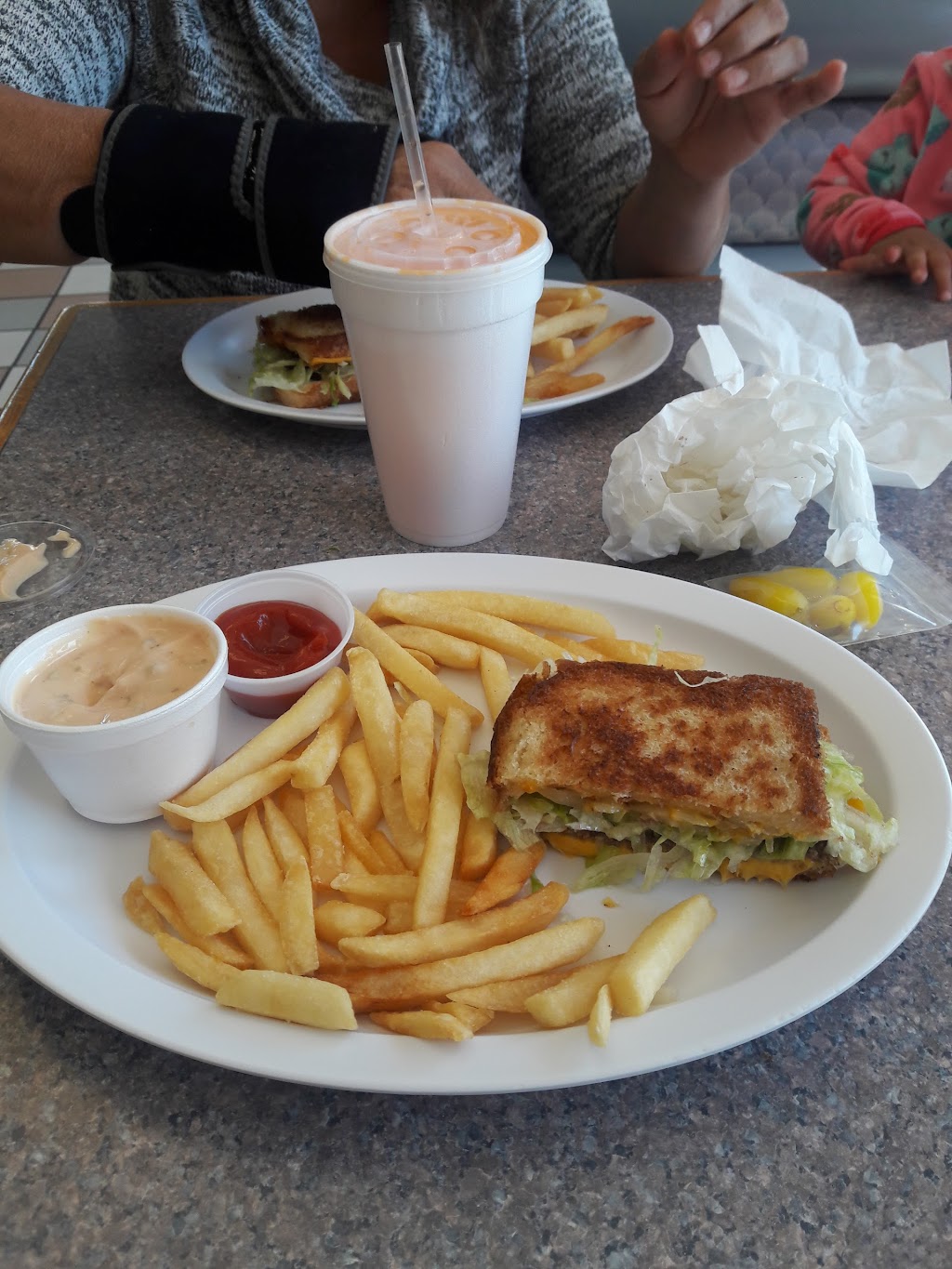 Nogales Burgers 2 | 11613 Cherry Ave, Fontana, CA 92337, USA | Phone: (909) 429-2545