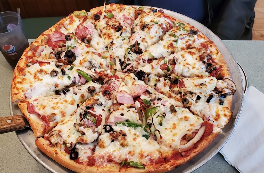 Hometown Pizza - Bedford | 18 Alexander Ave, Bedford, KY 40006, USA | Phone: (502) 255-9933