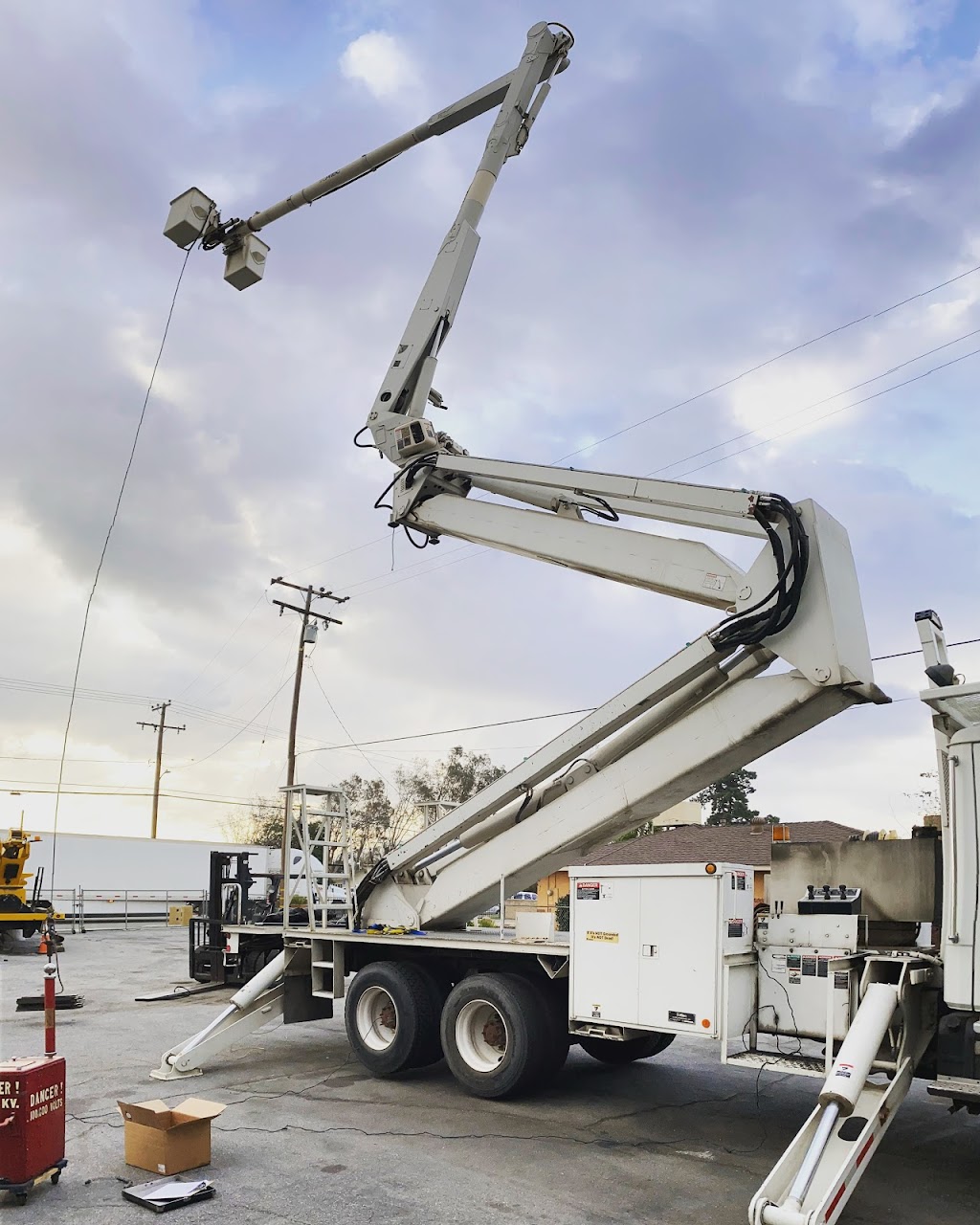 Utility Crane & Equipment INC | 10160 Redwood Ave, Fontana, CA 92335, USA | Phone: (909) 419-8000