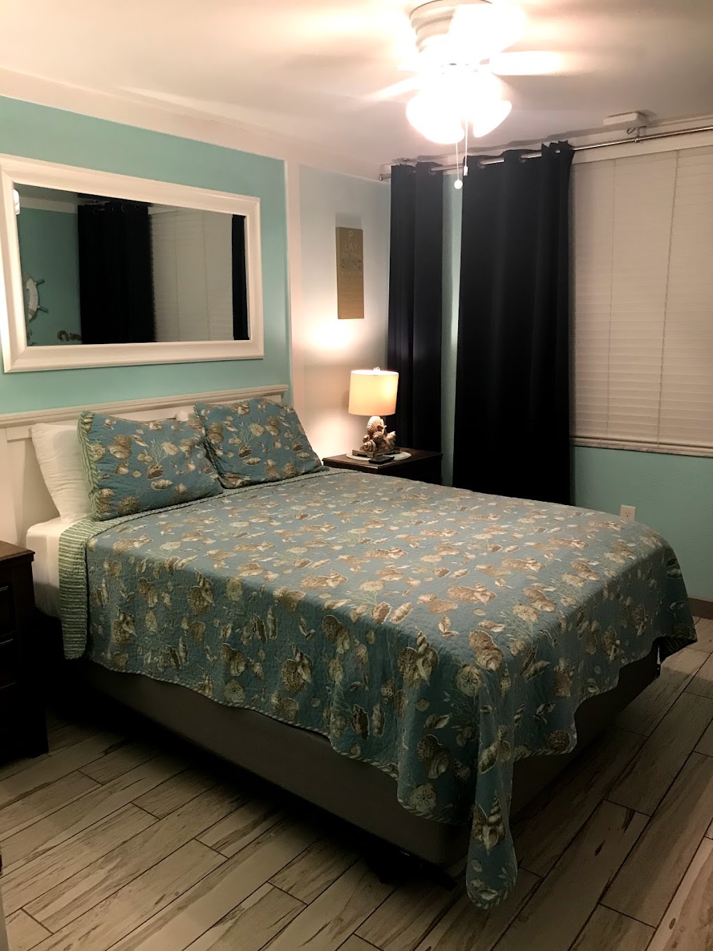 Clearwater Beach Suites | 530 Mandalay Ave, Clearwater, FL 33767, USA | Phone: (727) 449-2700