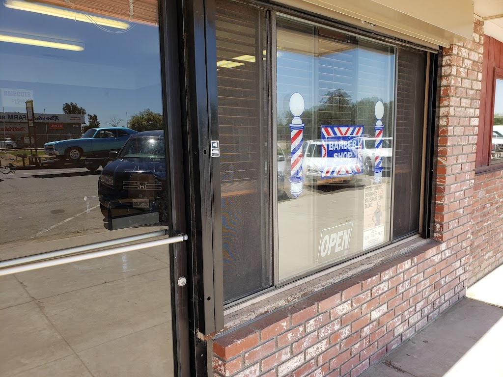 Caseys Barber Shop | 3382 W Mt Whitney Ave, Riverdale, CA 93656, USA | Phone: (559) 867-4819