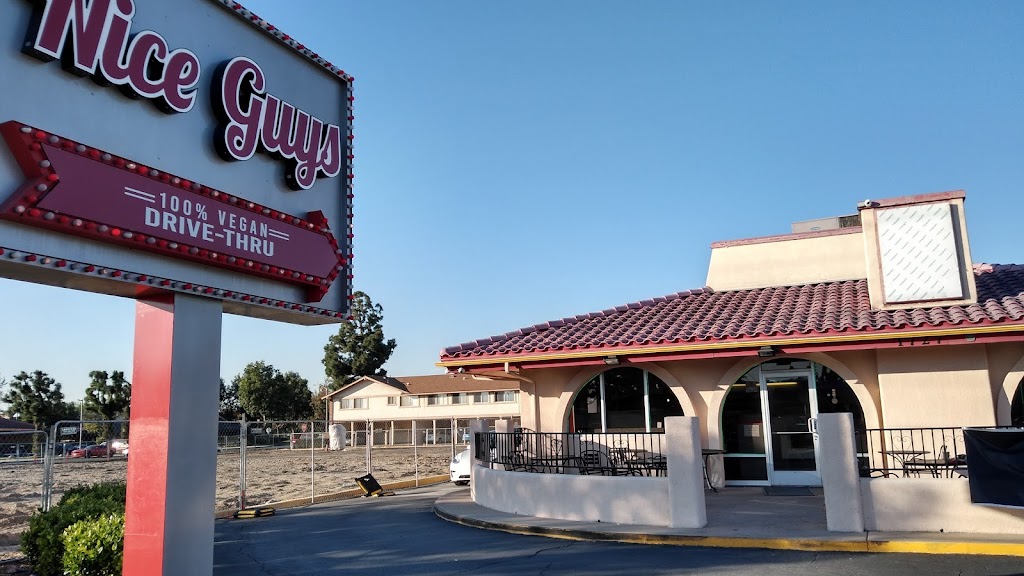 Nice Burger 100% Vegan | 1727 17th St, Santa Ana, CA 92705, USA | Phone: (714) 577-2266