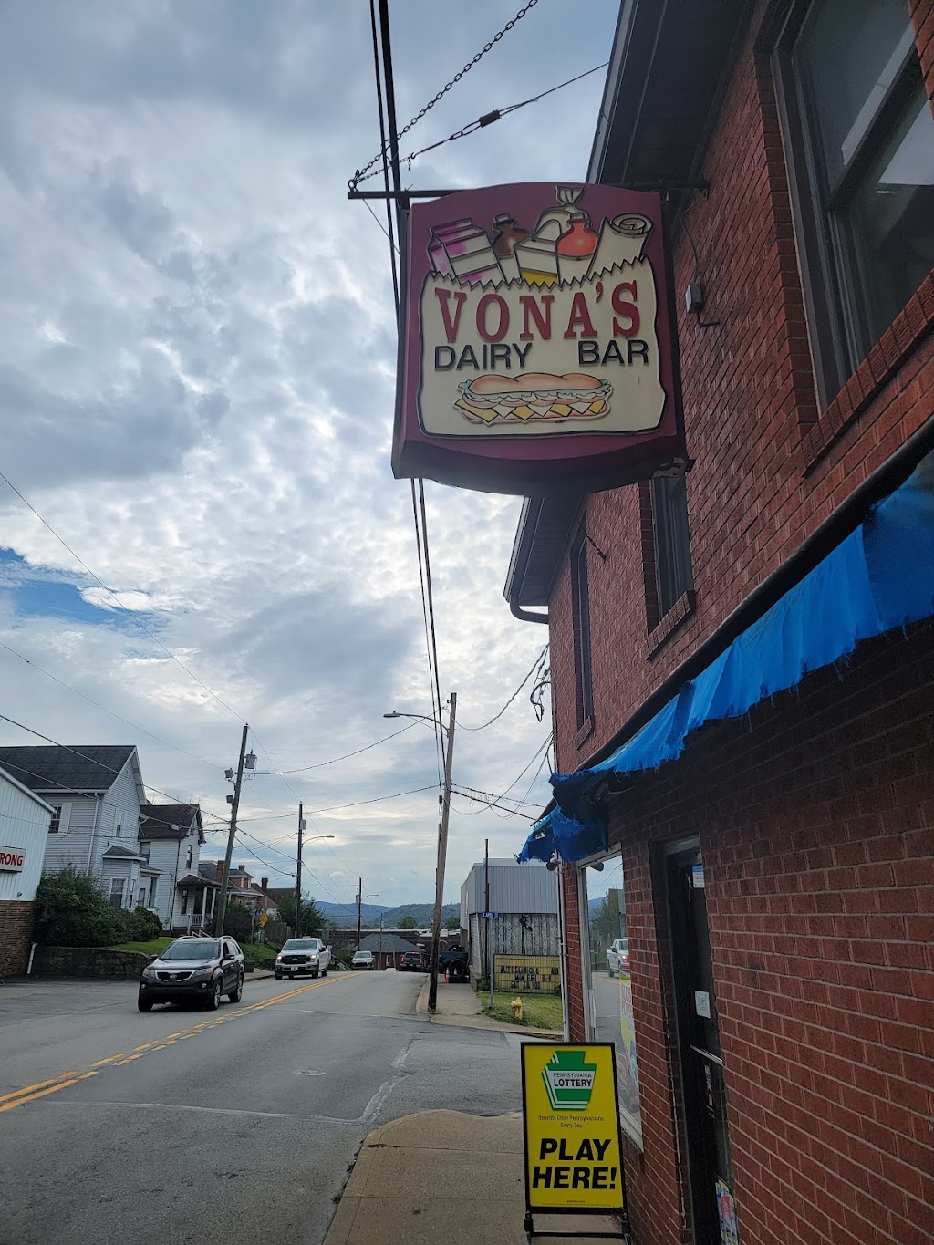 Vonas Dairy Bar | 302 E Crawford Ave, Connellsville, PA 15425, USA | Phone: (724) 628-6940
