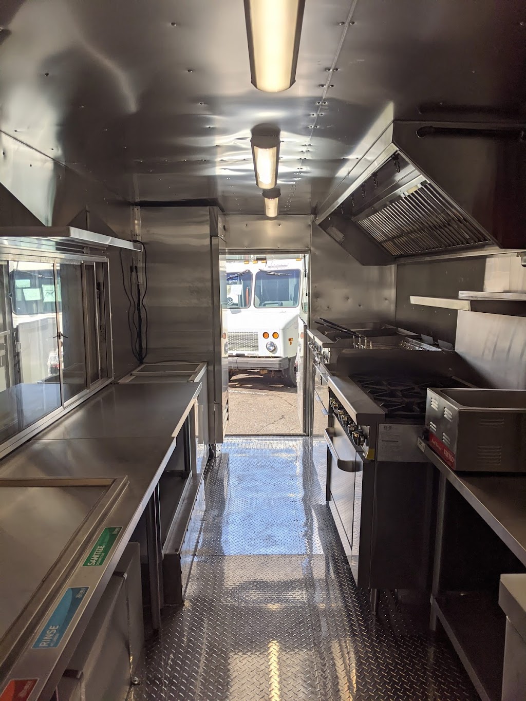 Gracies Bulldog Grille Food Truck | 600 NY-303, Blauvelt, NY 10913, USA | Phone: (845) 538-2140 Gracies Bulldog Grille Food Truck | 600 NY-303, Blauvelt, NY 10913, USA | Phone: (845) 538-2140