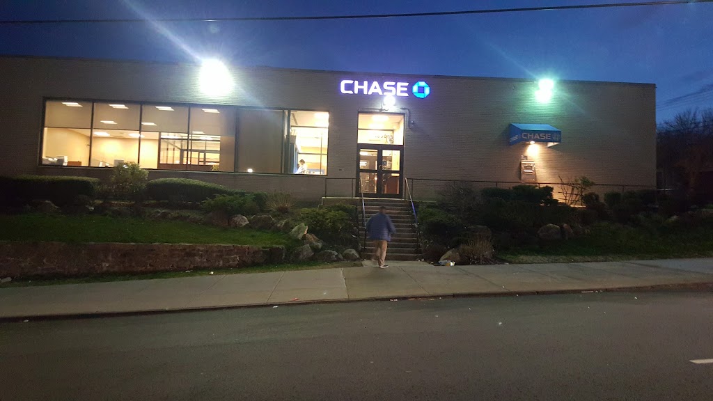 Chase Bank | 1650 E Gun Hill Rd, Bronx, NY 10469, USA | Phone: (718) 671-3880