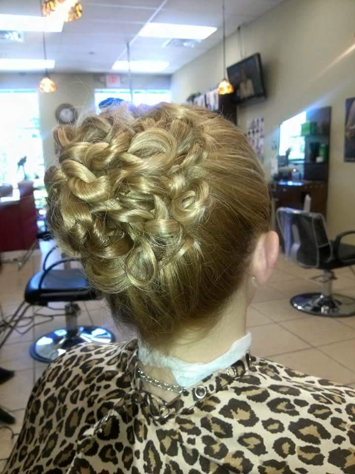 Curl up & Dye Hair Studio | 3830 Fox Ridge Blvd, Wesley Chapel, FL 33543, USA | Phone: (813) 362-8577