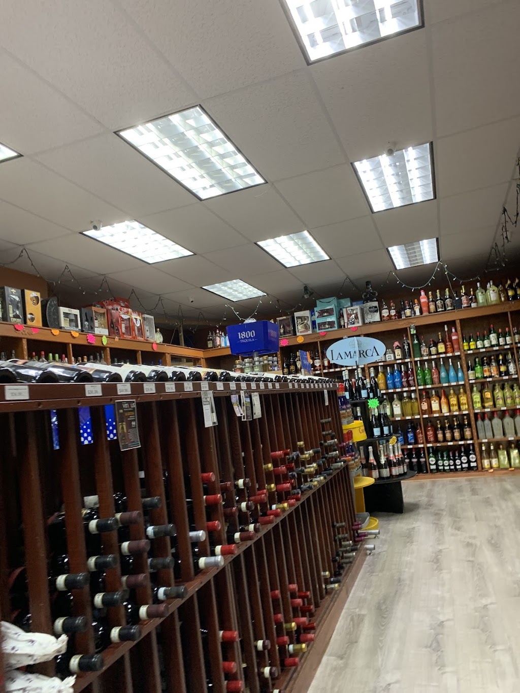 Woodland Discount Liquor | 51-10 31st Ave, Queens, NY 11377, USA | Phone: (718) 274-7727