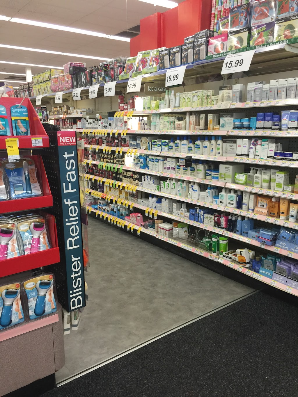 Walgreens | 221 E Sunset Dr, Waukesha, WI 53189, USA | Phone: (262) 542-3981