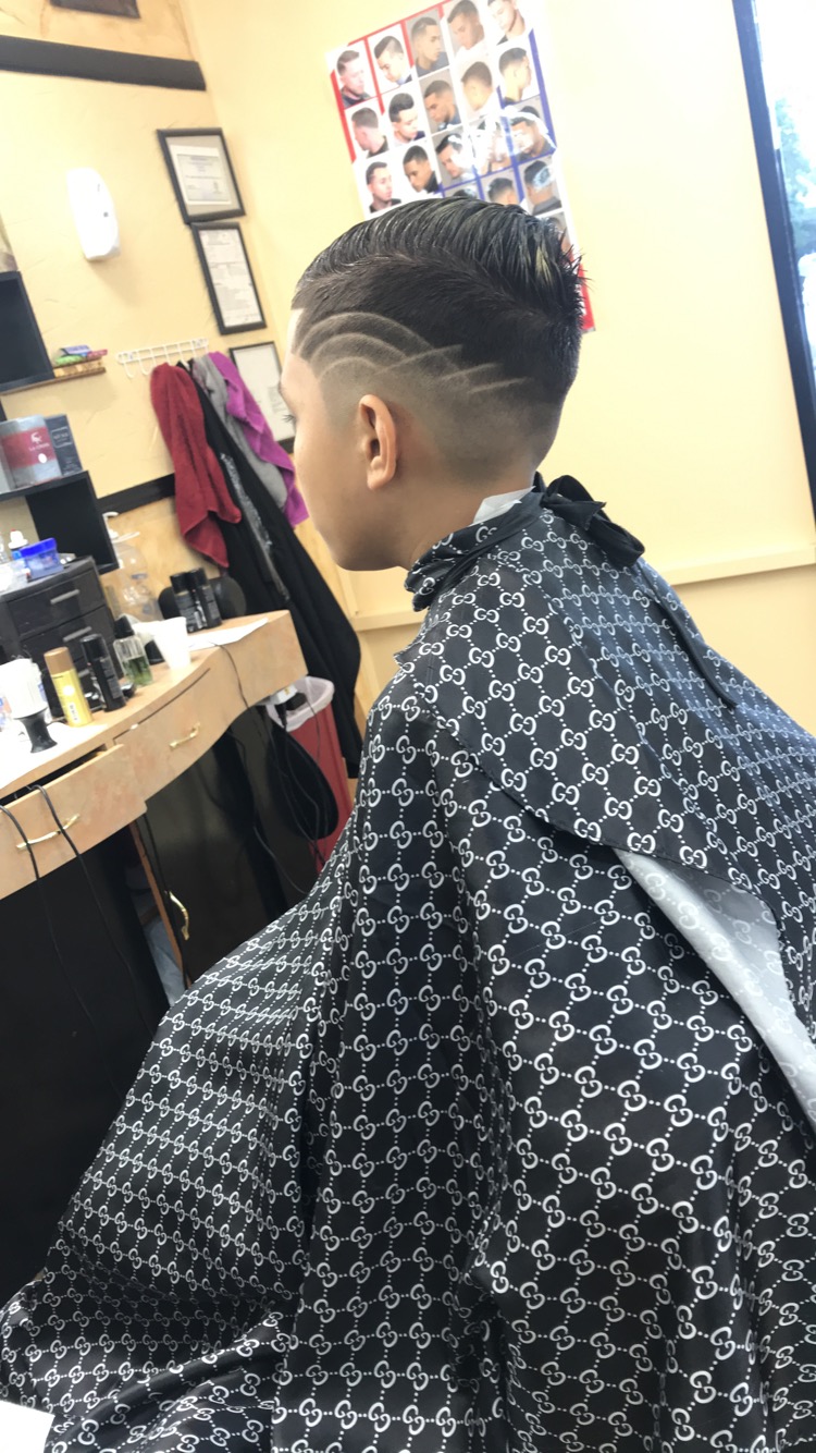 Gold cuts barber shop | 4520 Summer Ave Suit 5, Memphis, TN 38122, USA | Phone: (901) 244-7695