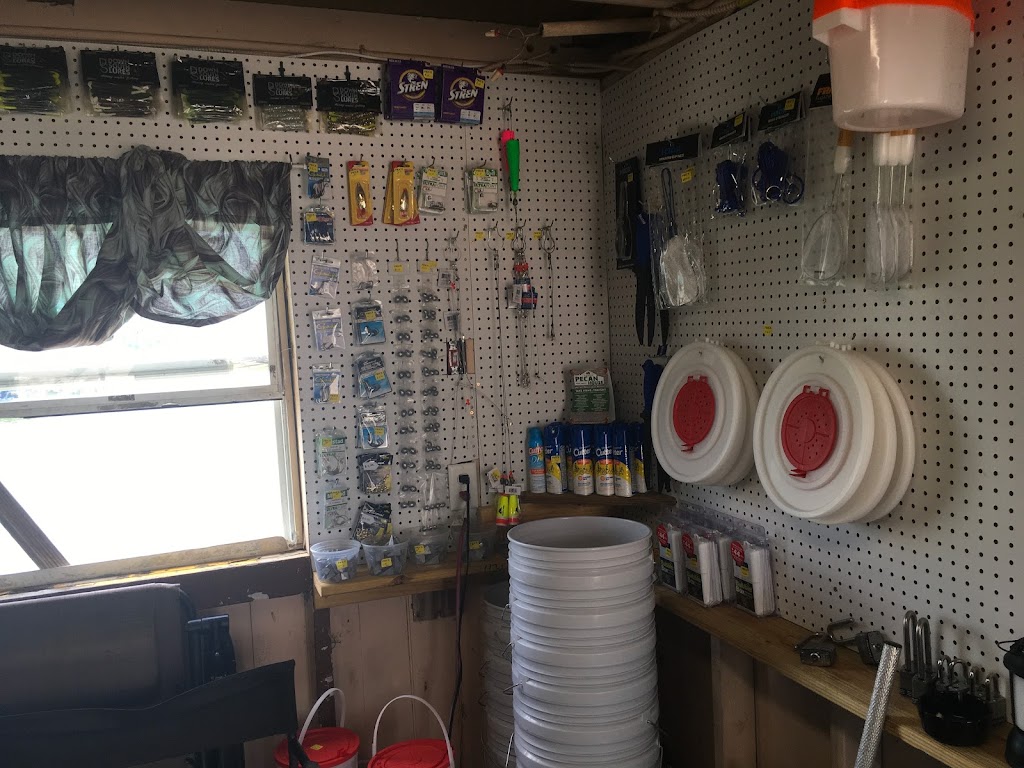 Tommy’s Bait and More | 320 Veterans Memorial Dr, Rockport, TX 78382, USA | Phone: (361) 230-6275