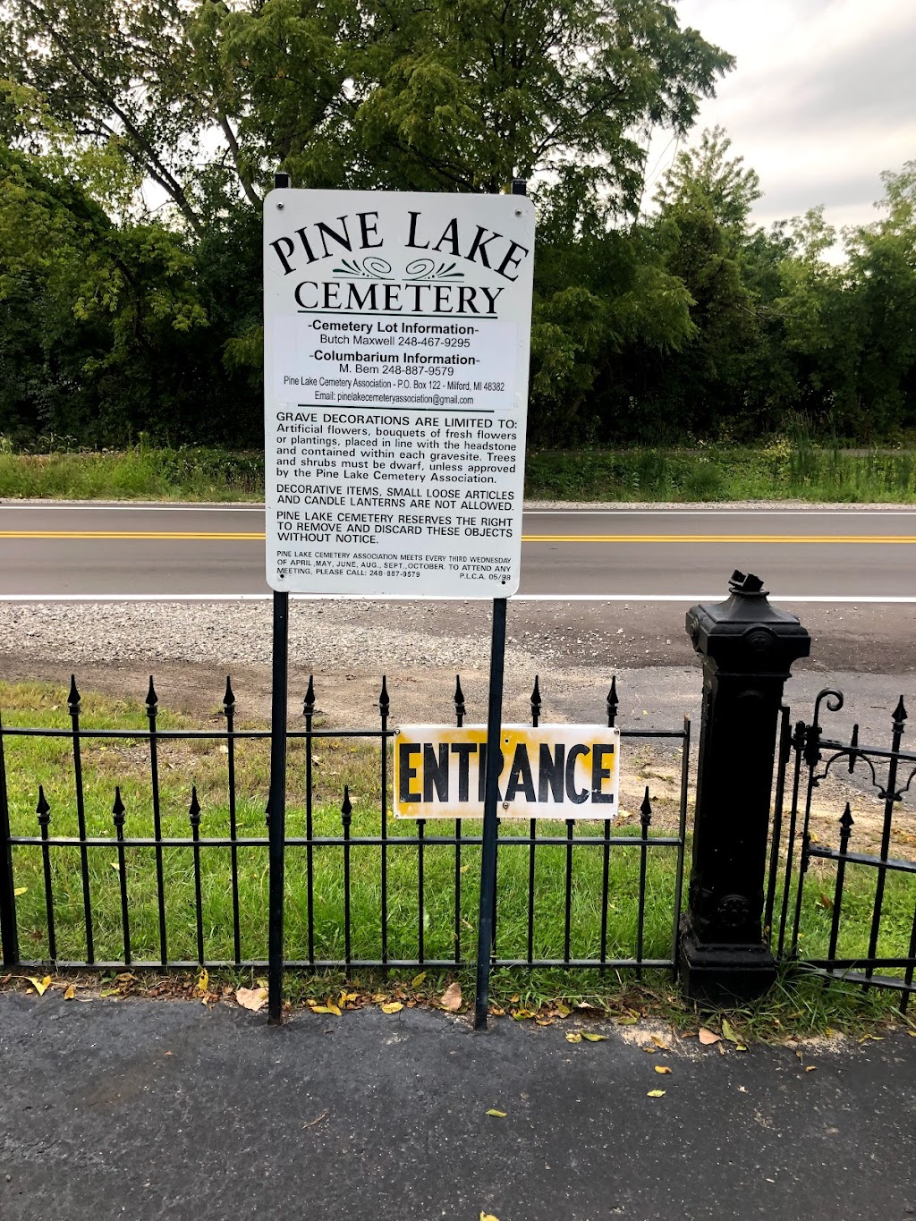 Pine Lake Cemetery | 4351 Middlebelt Rd, West Bloomfield Township, MI 48323, USA | Phone: (248) 496-9948