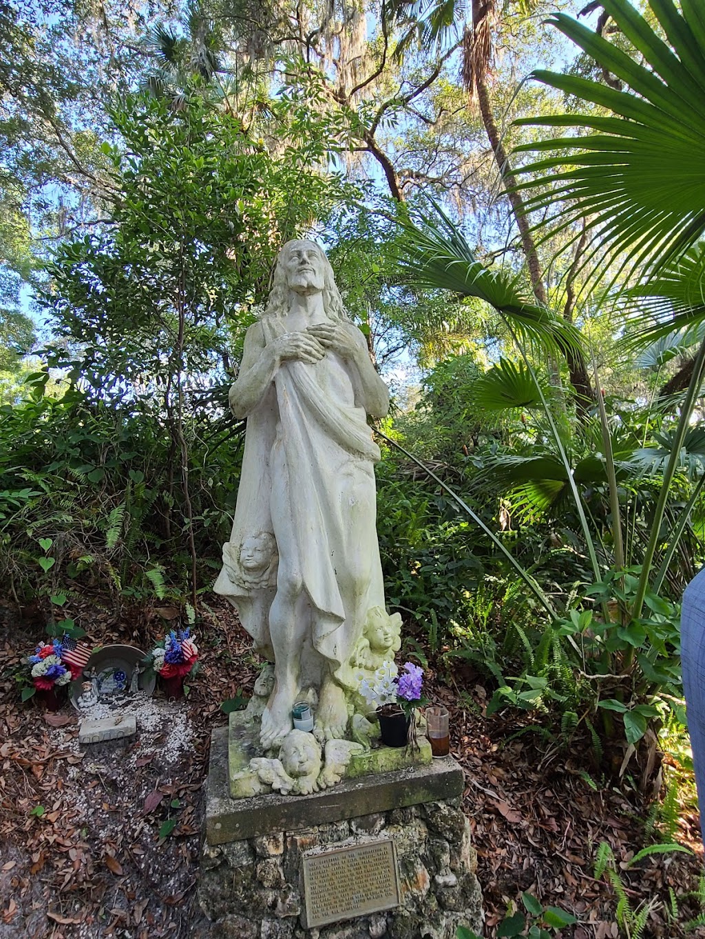 Grotto of Our Lady of Lourdes and Gethsemane Grotto | Golf Dr, San Antonio, FL 33576, USA | Phone: (352) 588-8624