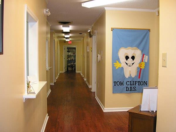 Thomas S. Clifton, DDS | 5242 N Roxboro St Suite A, Durham, NC 27712, USA | Phone: (919) 471-2422