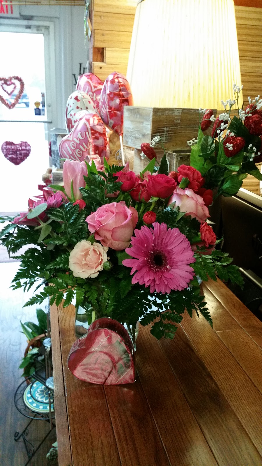 Holman Florist | 1768 Fairview Blvd, Fairview, TN 37062, USA | Phone: (615) 266-2379