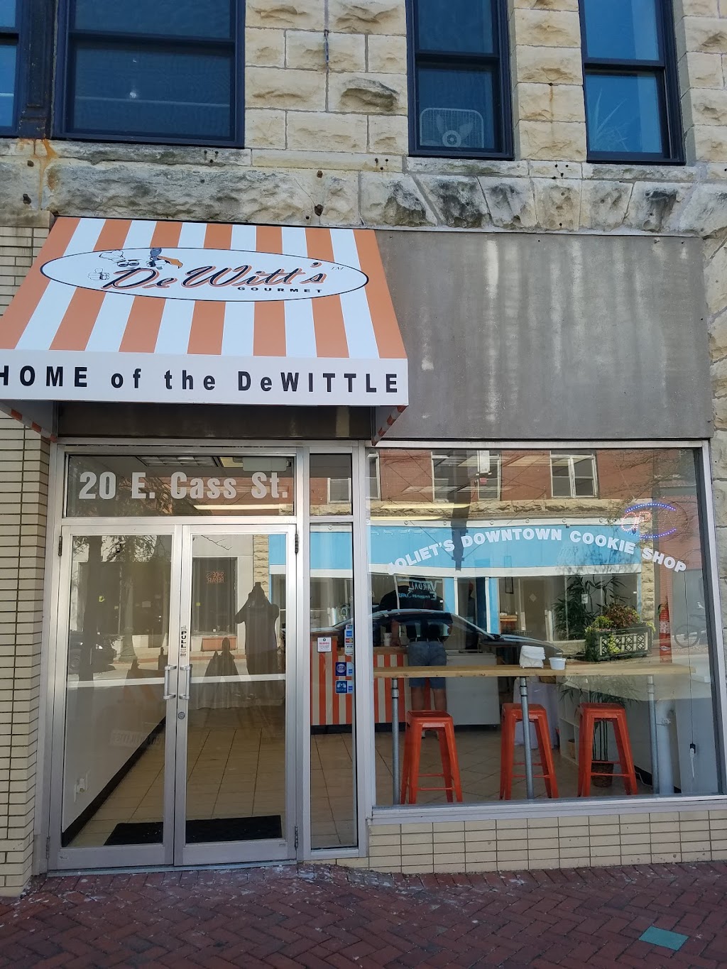 DeWitt’s Gourmet | 20 E Cass St, Joliet, IL 60432 | Phone: (815) 280-5280