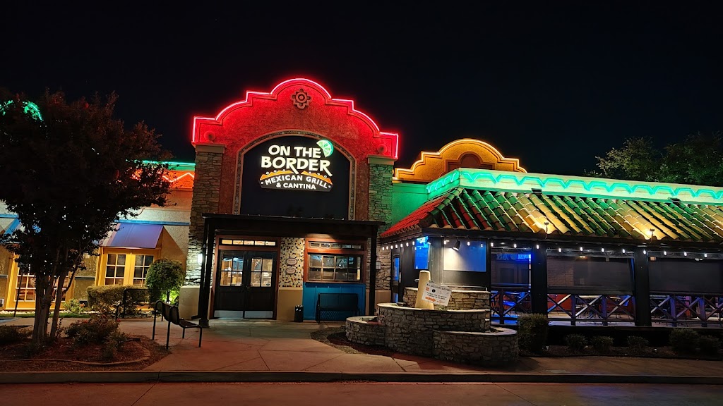 On The Border Mexican Grill & Cantina - Fossil Creek | 6250 North Fwy, Fort Worth, TX 76137, USA | Phone: (817) 768-3840