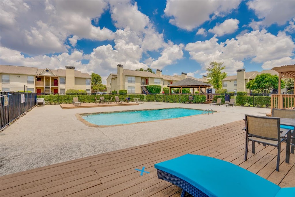 Shadowood Apartments | 14500 Marsh Ln, Addison, TX 75001, USA | Phone: (972) 535-8100