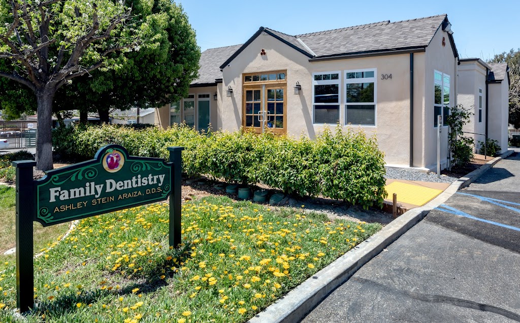 Ashley Stein Araiza DDS Family Dental Practice, Fallbrook CA | 304 N Orange Ave, Fallbrook, CA 92028, USA | Phone: (760) 645-3949