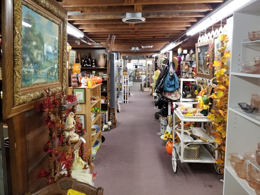 Pottery Place Antiques | 2000 Old W Main St, Red Wing, MN 55066, USA | Phone: (651) 388-7765