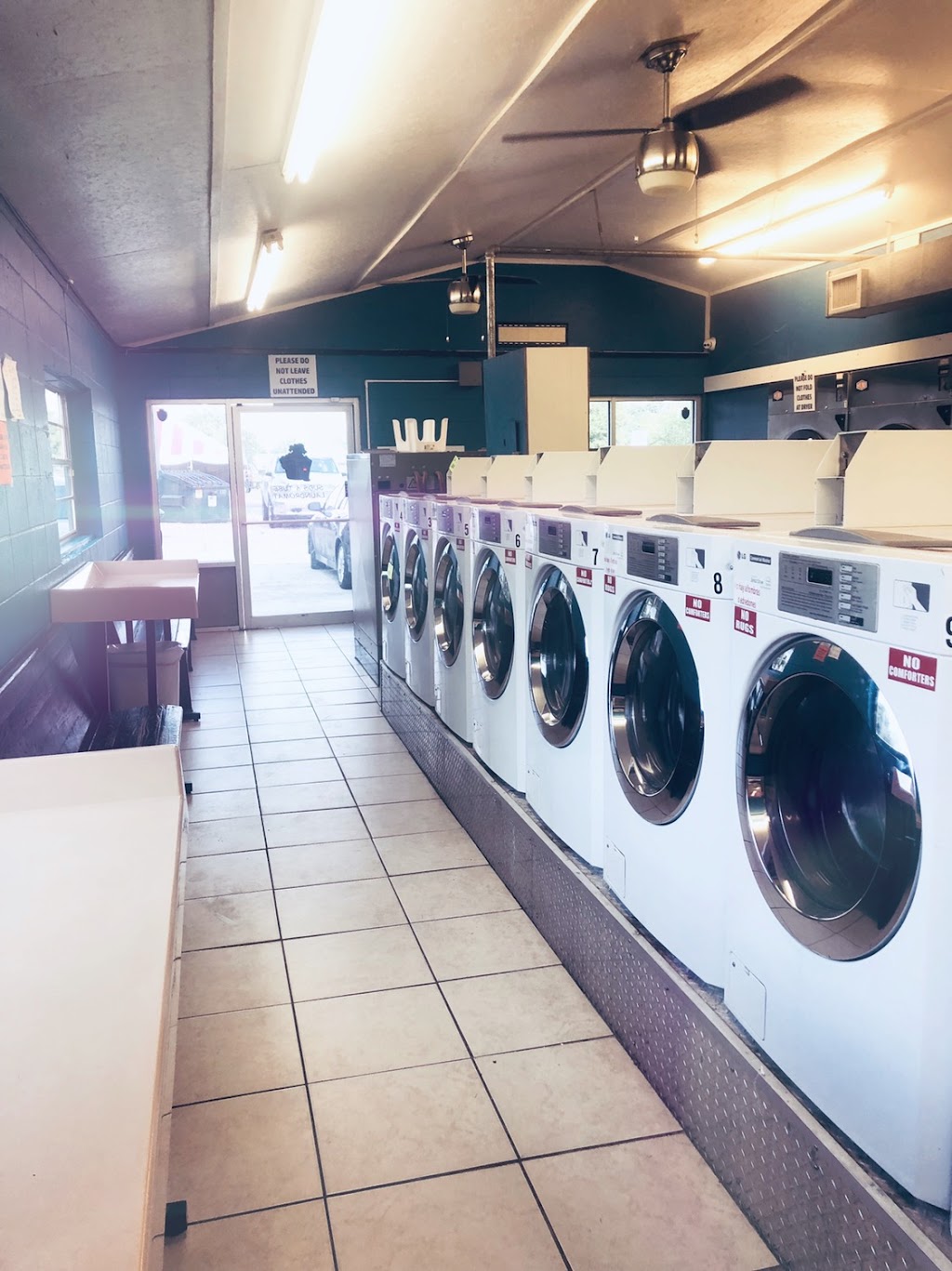 Suds & Tubs Laundry | 15514 LA-44, Gonzales, LA 70737, USA | Phone: (225) 622-0918