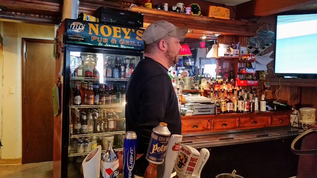 Noeys Pub & Grill | 4920 WI-175, Hartford, WI 53027, USA | Phone: (262) 644-8707