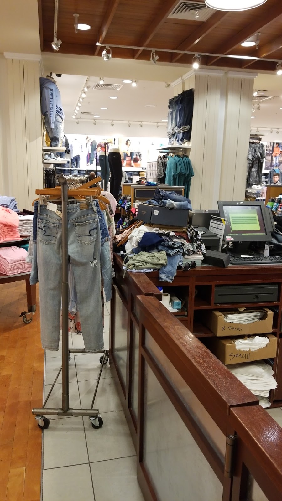 American Eagle & Aerie Store | 1100 S Hayes Street Space M5A, Arlington, VA 22202, USA | Phone: (703) 413-0102