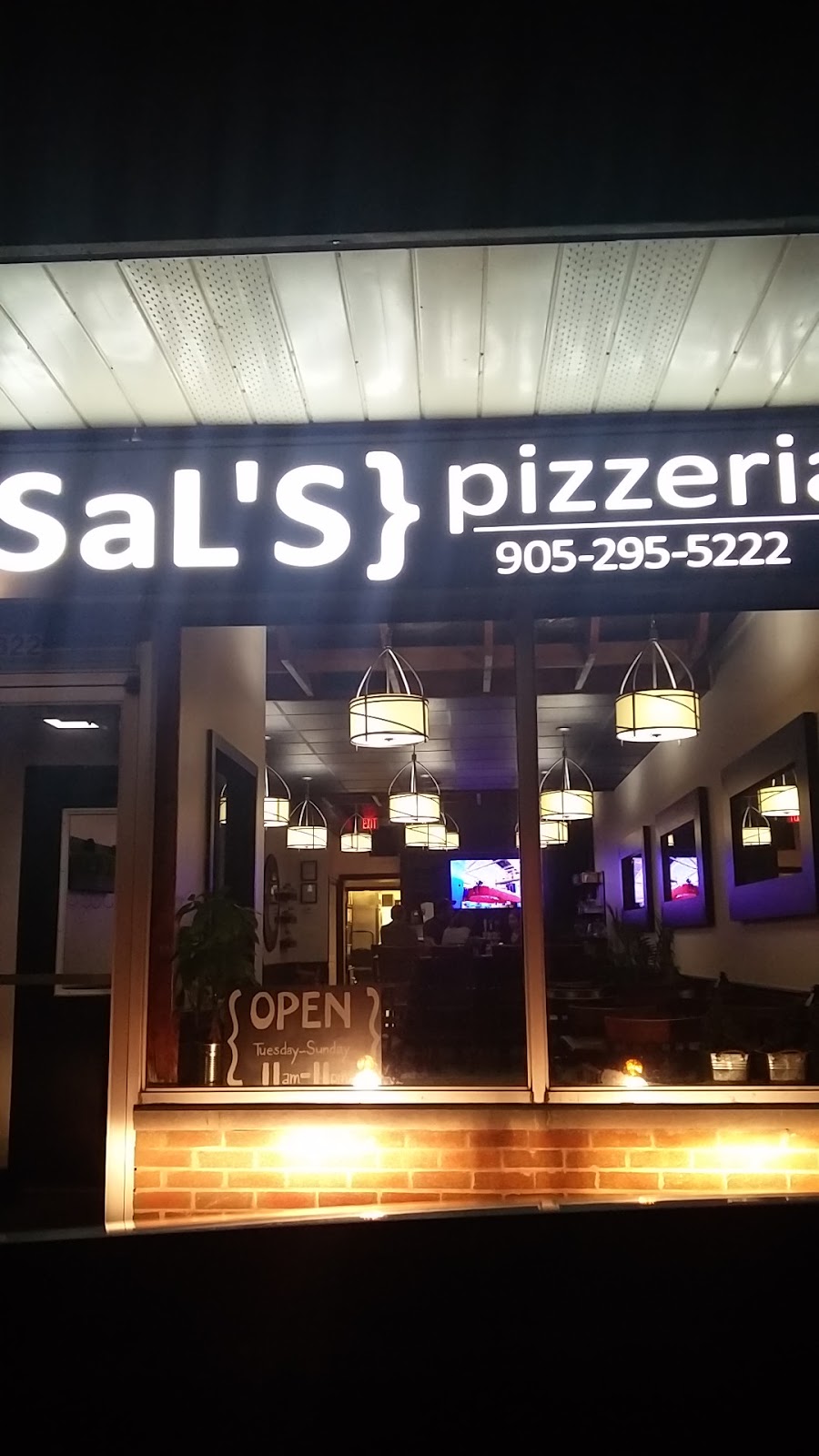SaLS Pizzeria | 3822 Main St, Niagara Falls, ON L2G 6B2, Canada | Phone: (905) 295-5222