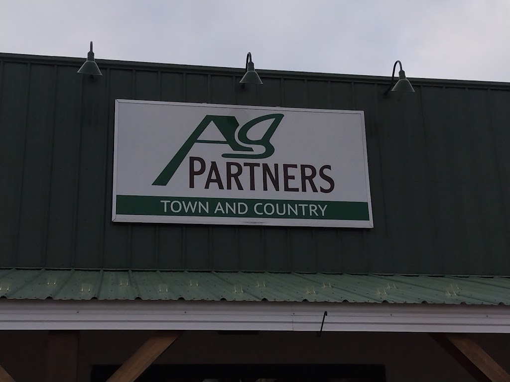 Hardware Hank Ag Partners | 820 E Main St, Belle Plaine, MN 56011, USA | Phone: (952) 873-3244