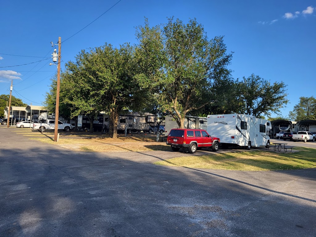 Mockingbird Hill RV Park | 1990 S Burleson Blvd, Burleson, TX 76028, USA | Phone: (817) 295-3011